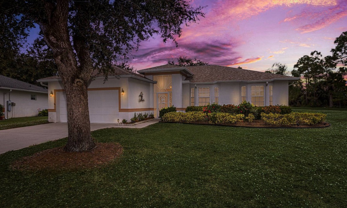 Bonita Springs House | Villa Serenity * in gated community close to Bonita and Barefoot Beaches