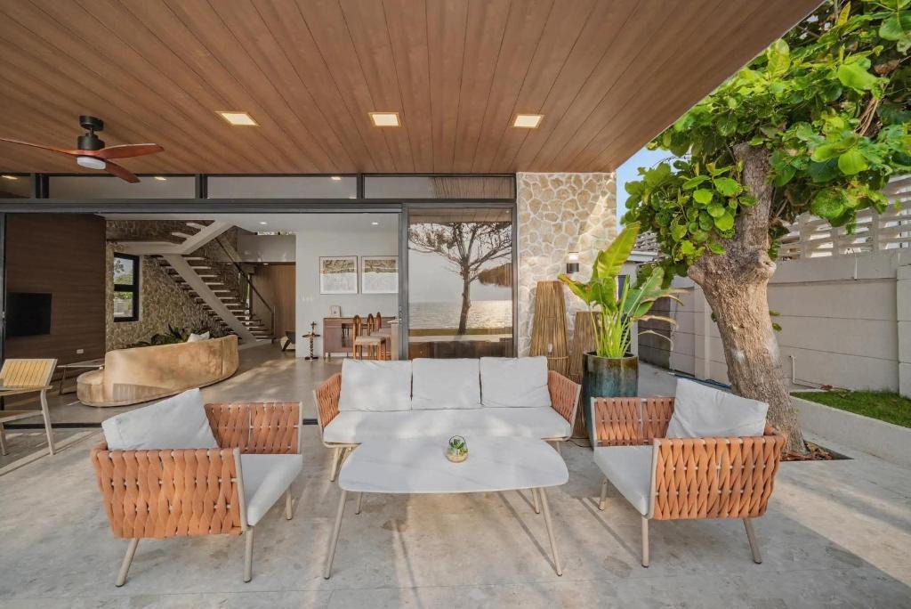 Bacnotan Villa | Villa Seresa Beachfront- La Union