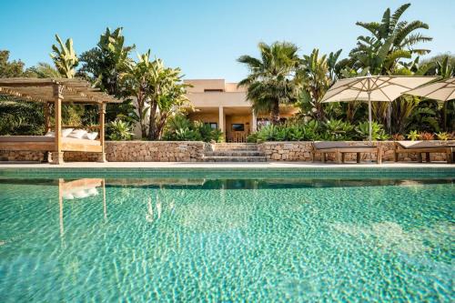 San Antonio Bay Villa | Villa Sirio