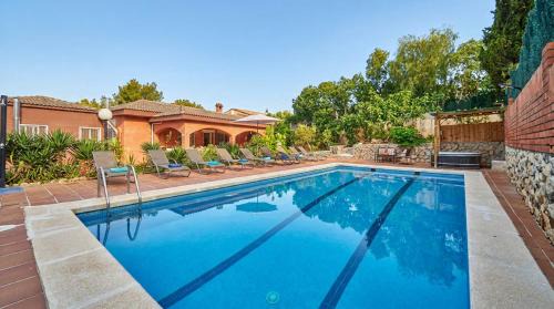 Olivella Villa | Villa Sitges Soledad 15 minutes drive from Sitges XXL swimming pool 12 p