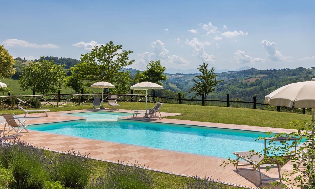 Fermo Villa | Villa Soffio with pool in the hills of Fermo, only 20 minutes from the Adriatic coast.