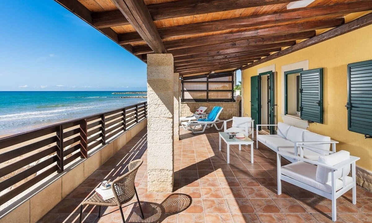Donnalucata Villa | Villa Sorella - Seafront villa near the beach