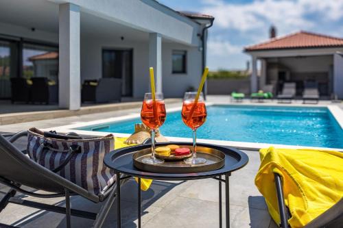 Pula Villa | Villa Speranza with Illuminated Pool
