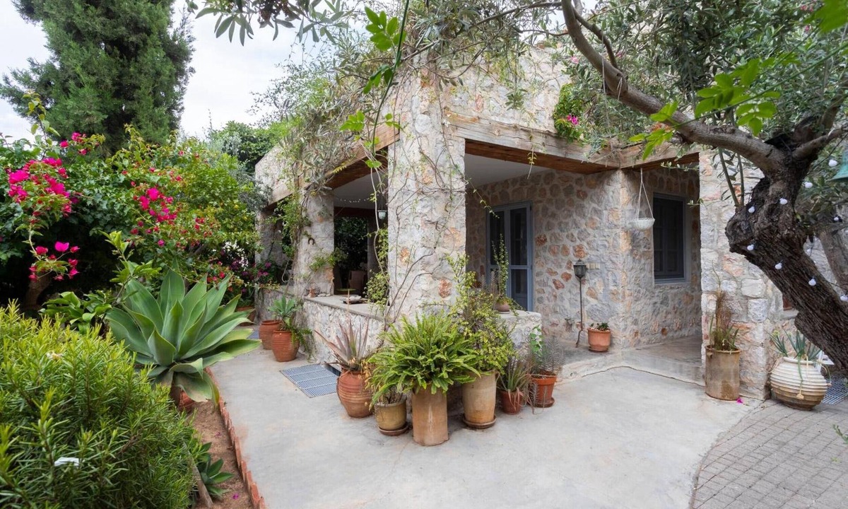 Spetses Villa | Villa 'Spetses Estia Orloff' in the Gardens of Orloff Resort