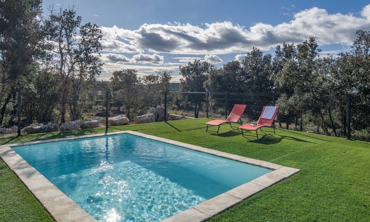Labastide-de-Virac Villa | Villa 'St Roman with Private Pool', Wi-Fi and Air Conditioning in Labastide-de-Virac