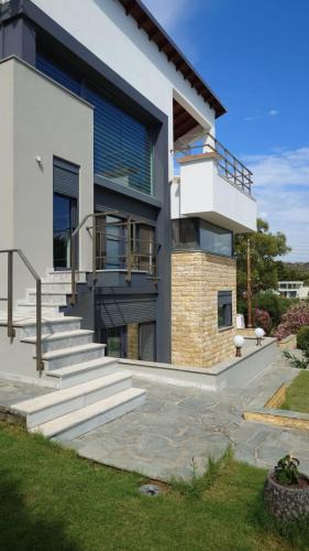 Nikita Villa | Villa Stadi