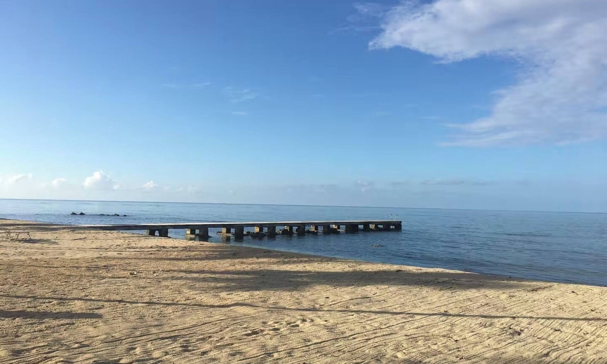 West Bay Condo | Villa Steps From The Sand