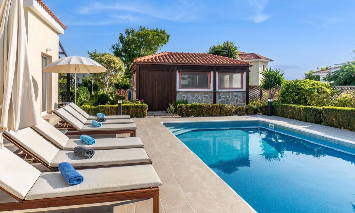 Pegeia Villa | Villa Summerside by Ezoria Villas