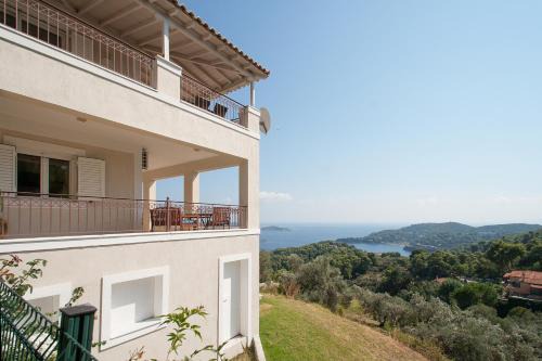 Katsarou Villa | Villa Sunny