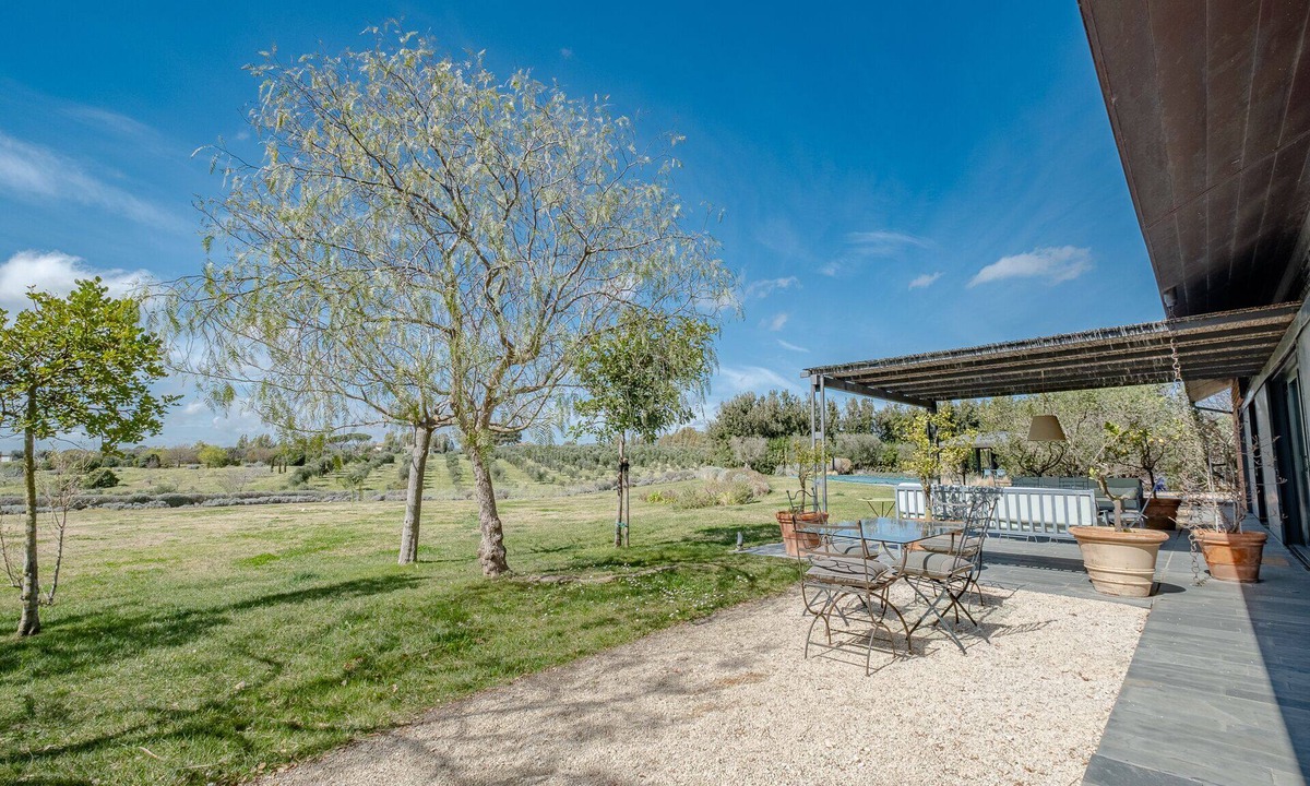 Montalto di Castro Villa | Villa surrounded by greenery with swimming pool and tennis - 10 minutes from the beach