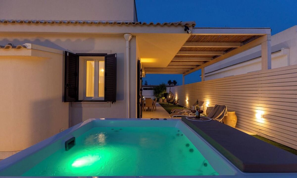 Santa Maria del Focallo Villa | Villa Teresann con Jacuzzi Riscaldata