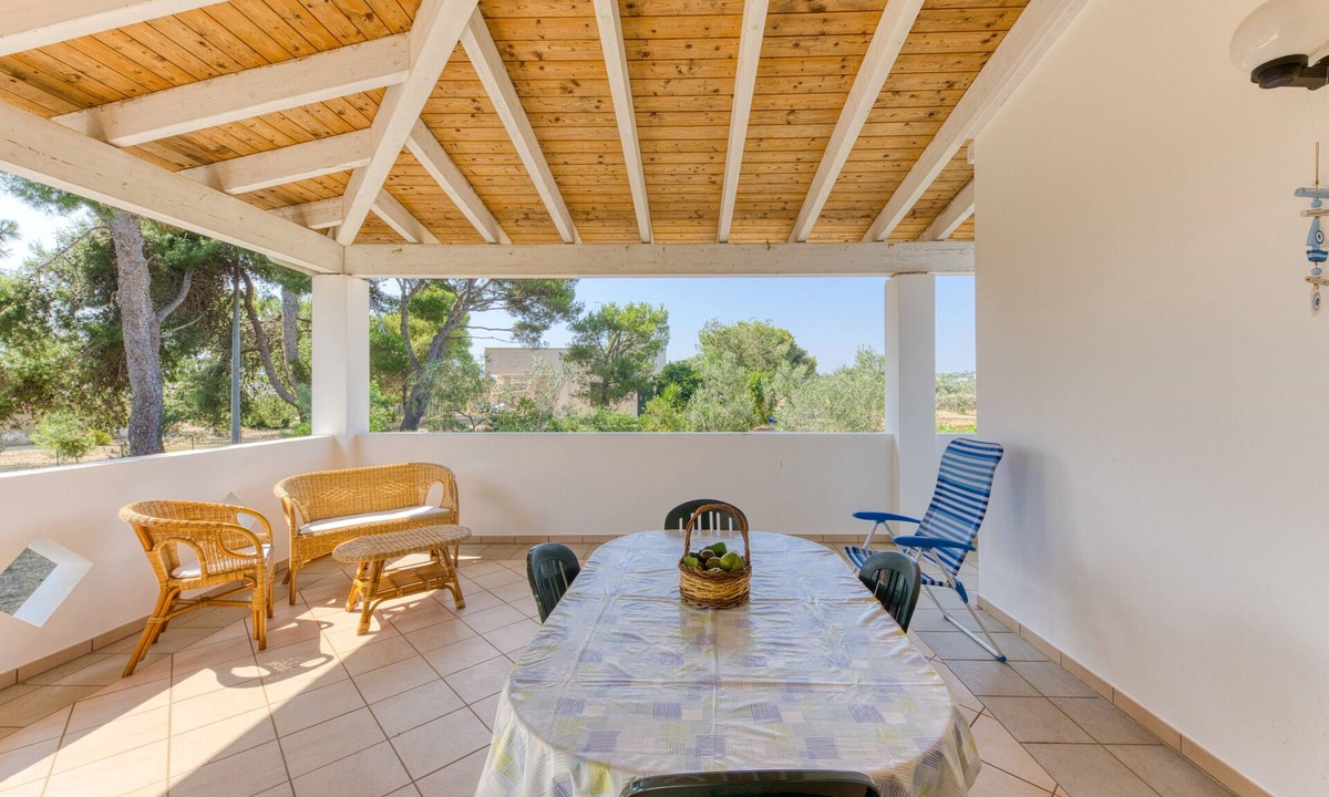 Posto Rosso Villa | Villa 'Terra Rossa - Grande' with Private Terrace and Private Garden