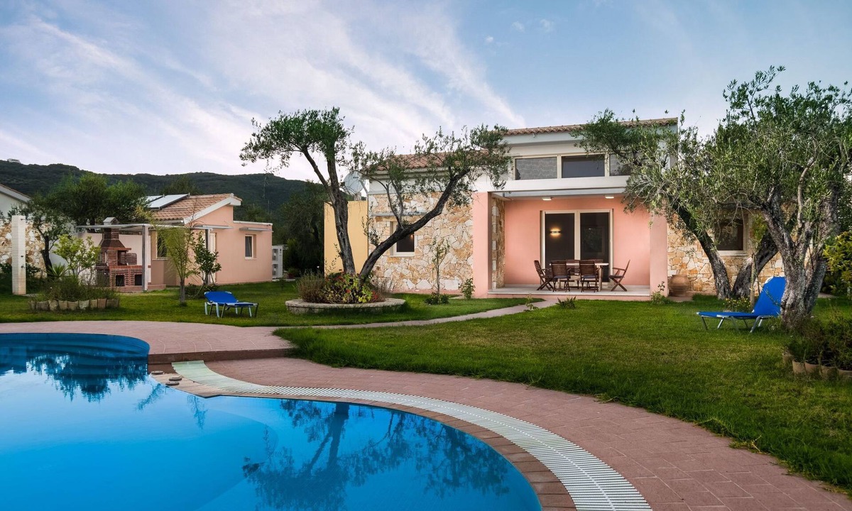 Messonghi House | Villa Thalassa mit Schwimmbad und Garten by Interhome