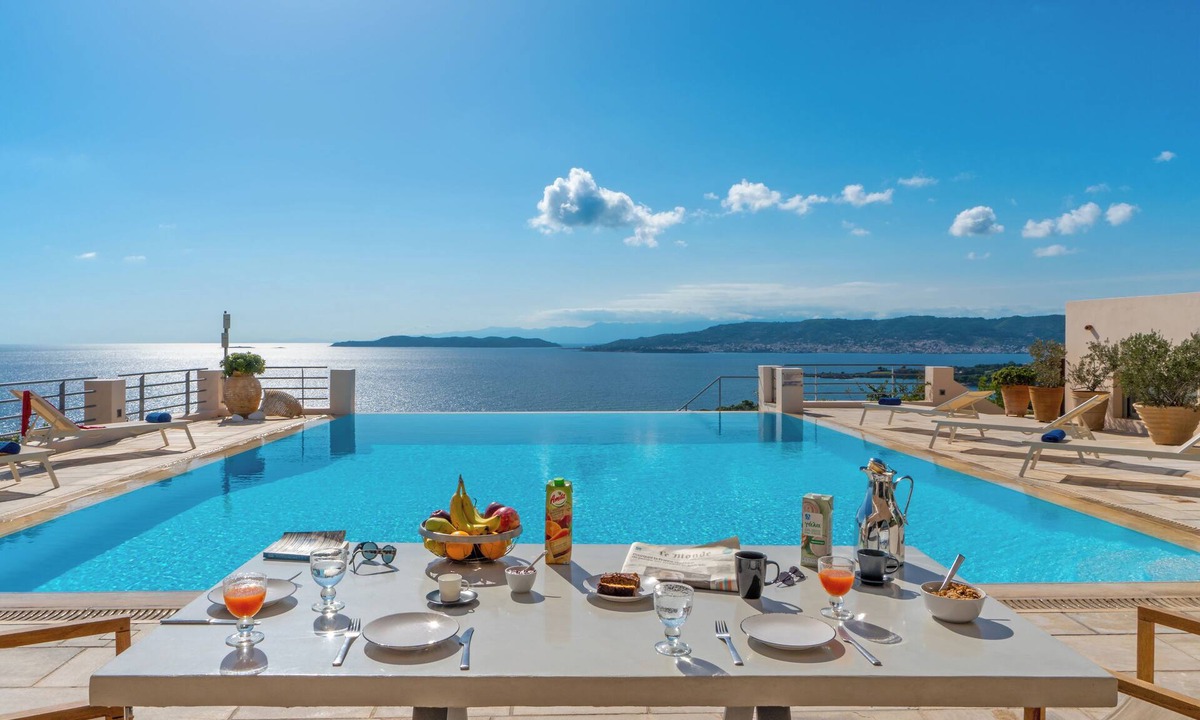Agios Emilianos Villa | Villa Thalia ✧ Floating Heaven