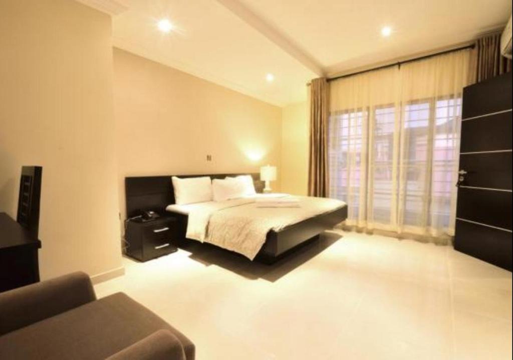 Lekki Phase 1 Hotel | Villa Thirty Three