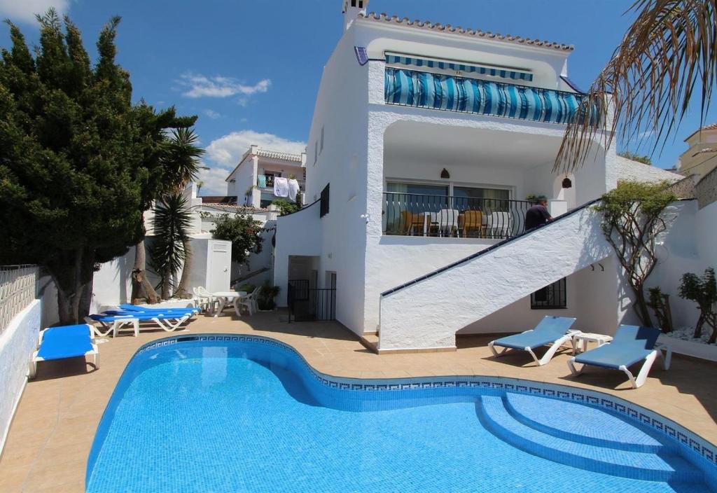 Nerja Villa | Villa Topping