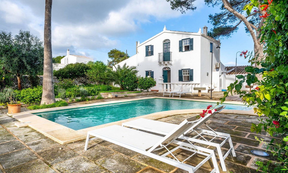 Torret Villa | Villa 'Torret' with Workspace, Pool, Terrace & Wi-Fi