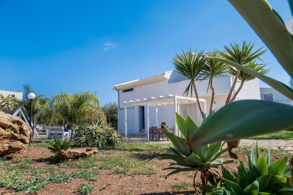 Noto House | Villa Tra Mare e Ulivi