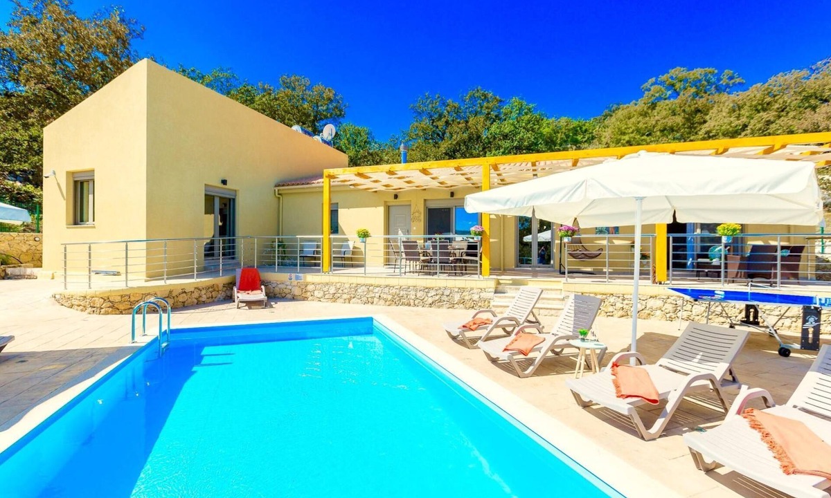 Monopari Villa | Villa Trules with private swimming pool