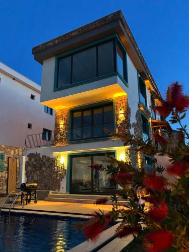 Bogazici Villa | Villa Turquoise with Jacuzzi Suite and Private Pool