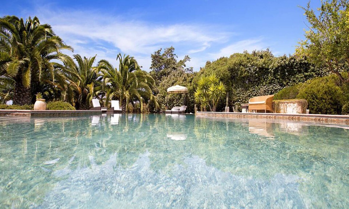 Alghero Villa | Villa Venere Alghero, privacy for 12 people, private swimming pool, surrounded by greenery