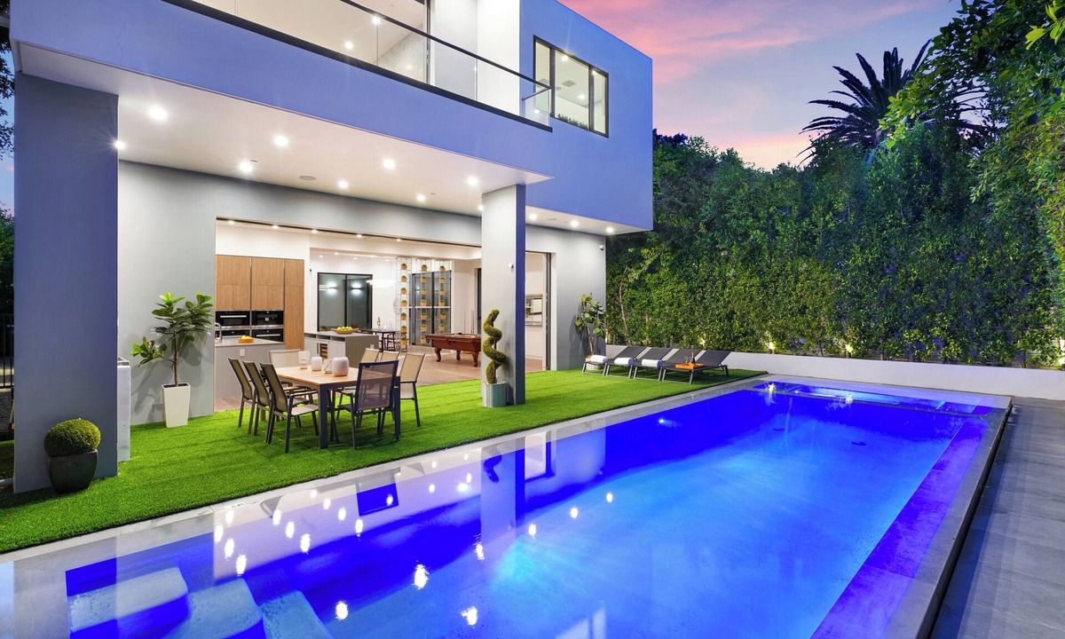Los Angeles Villa | Villa Waldorf by LuxJB 🏆 Family Friendly 🏆 Heated Pool & Jacuzzi