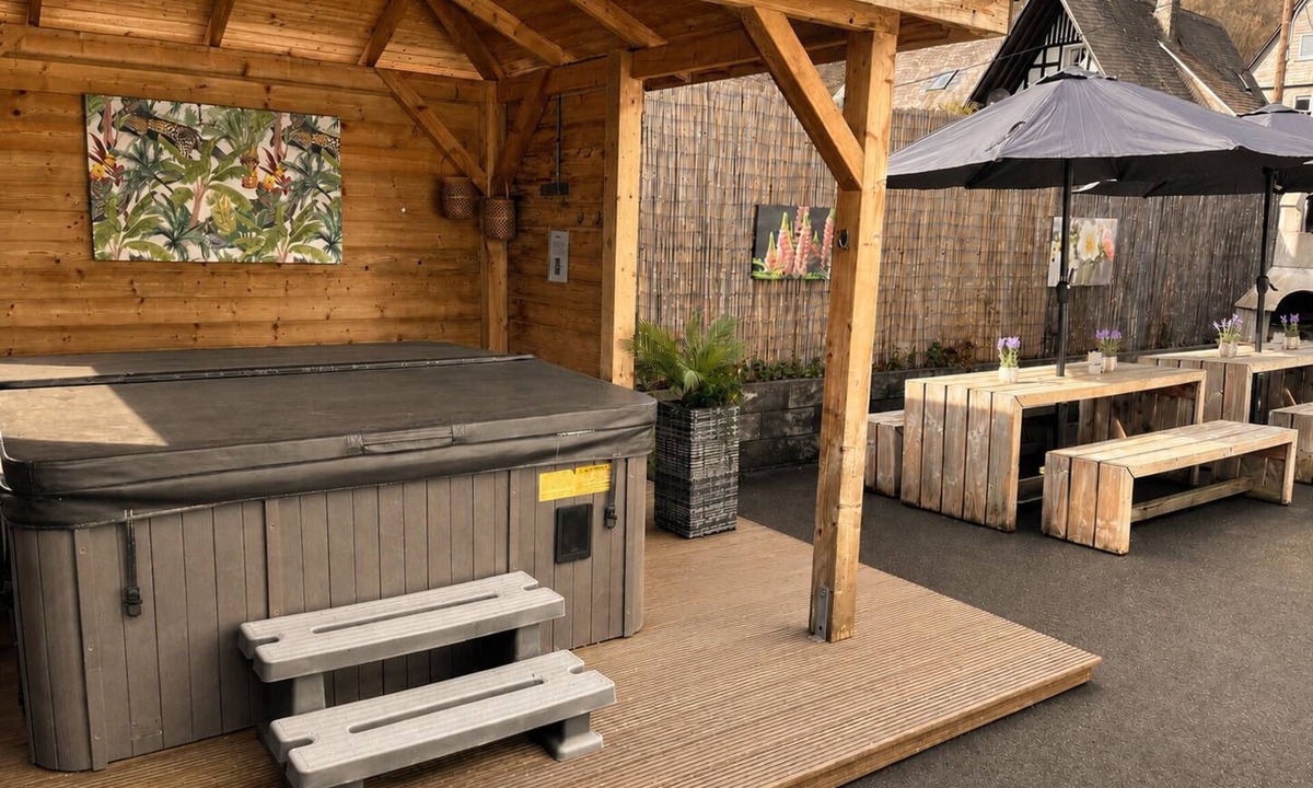 Westfeld House | Villa Westfeld: central in the beautiful Sauerland - with jacuzzi !