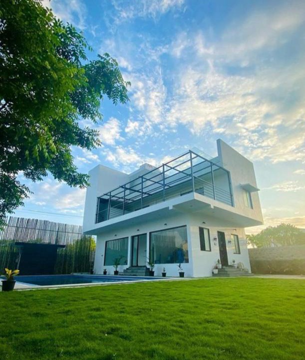 Krishna Karanai Villa | Villa white