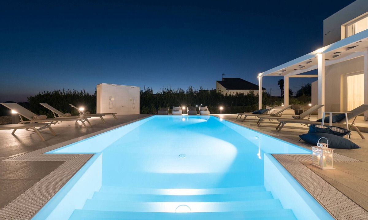Casa Papa Villa | Villa White