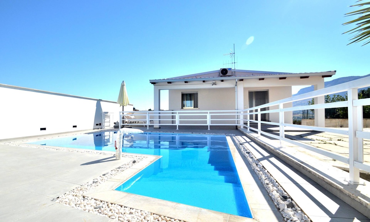 Alcamo Villa | Villa "White" with Private Pool, Terrace & Wi-Fi