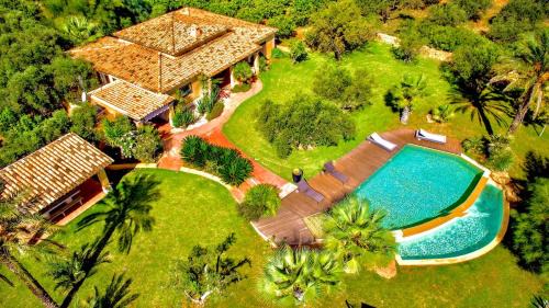 Castelvetrano Villa | Villa with Saltwater Pool and Large Garden in Selinunte