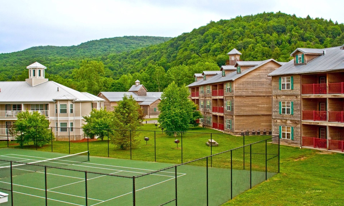 South Lee Villa | Villa with Access to Amazing Amenities!