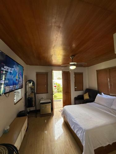 Borongan City Villa | Villa with Beachfront Access
