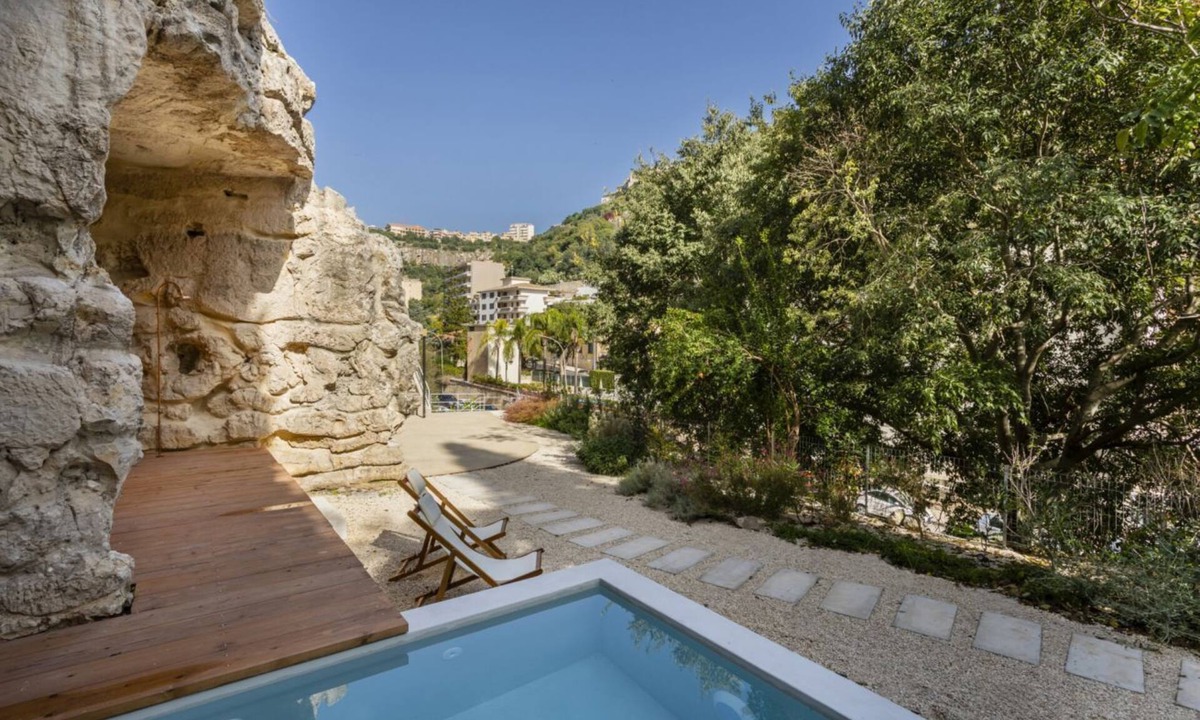 Casa Papa Villa | Villa with heated pool located in a unique position