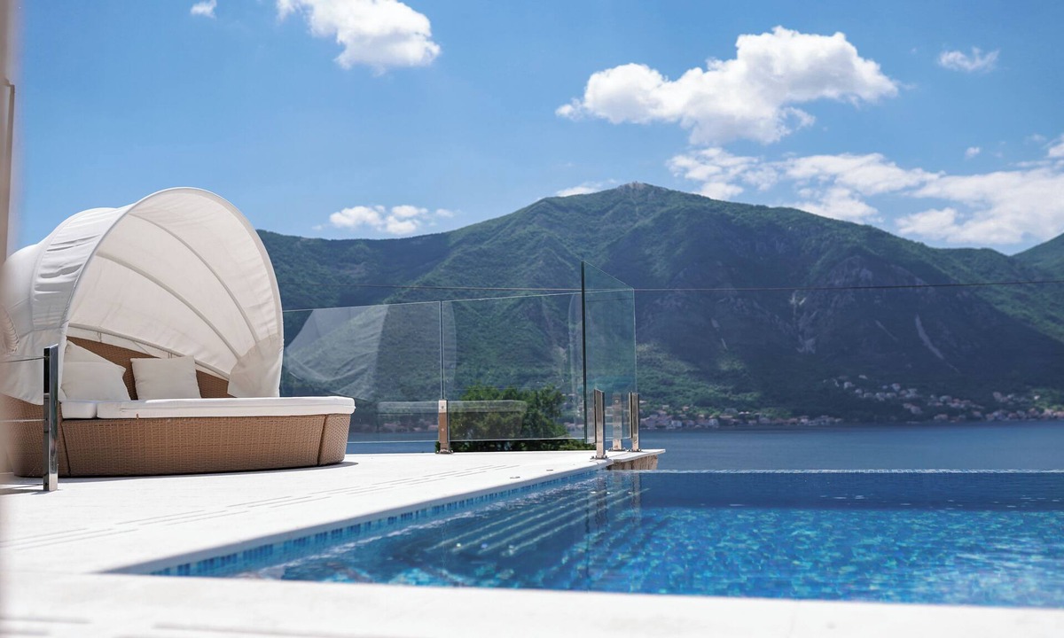 Dobrota Villa | Villa with infinity pool and views of the sea and the Bay of Kotor