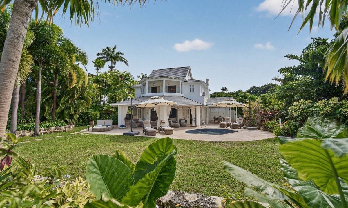 Westmoreland Villa | Villa with Pool and Golf Views - Villa Grove