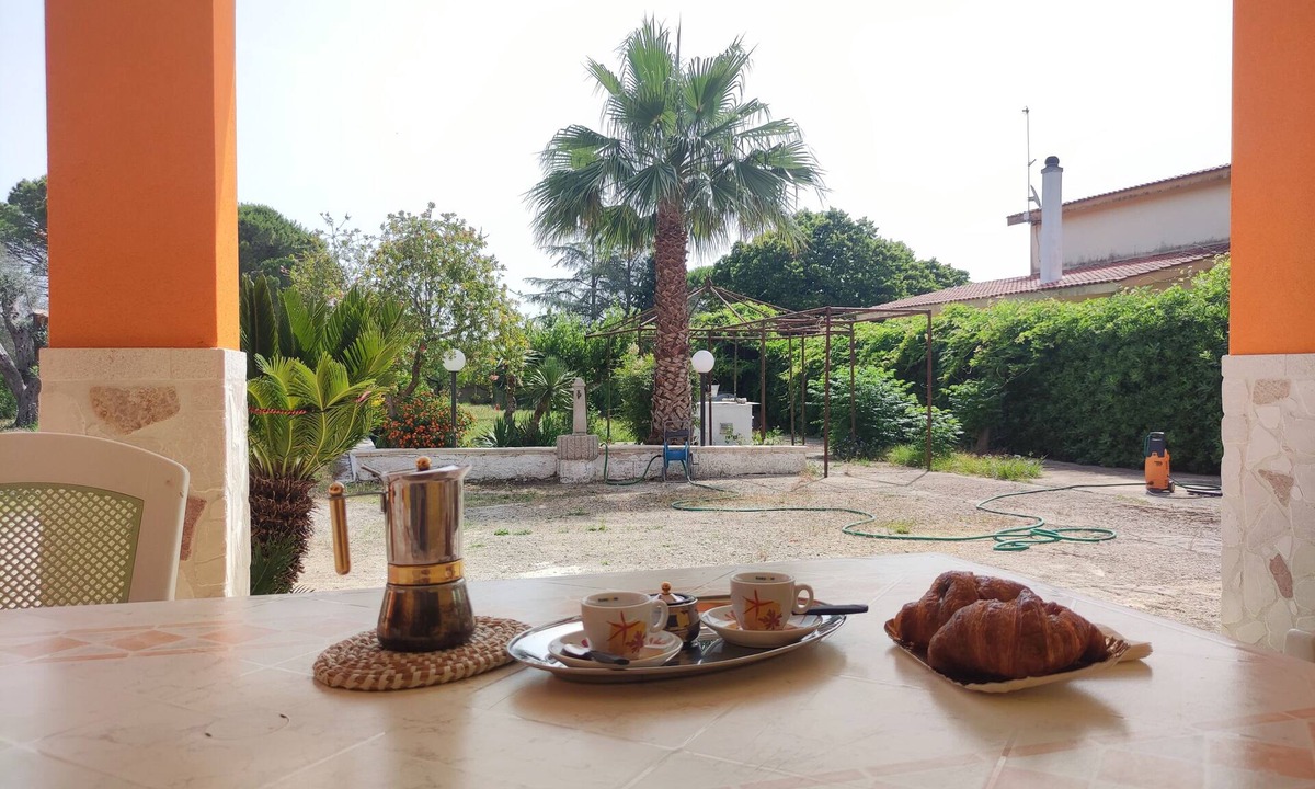 Latiano Villa | Villa with Private Garden perfect for Families and Groups in Salento
