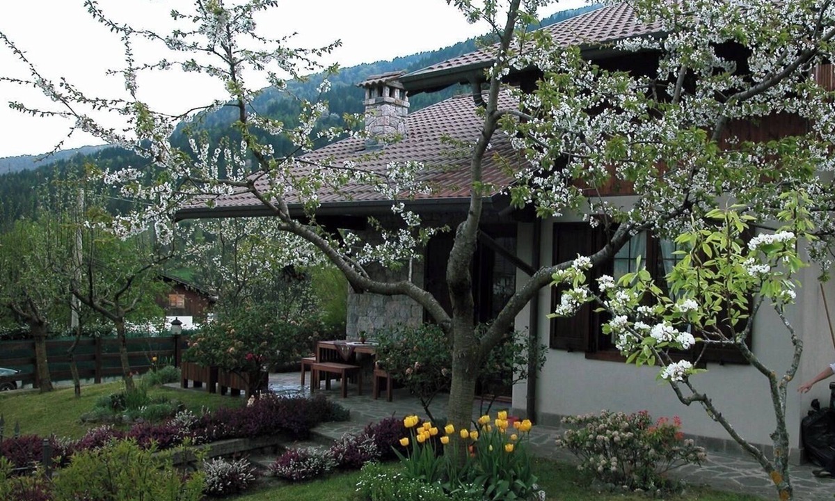 Borno Villa | Villa with private garden 5 minutes from ski lifts and center