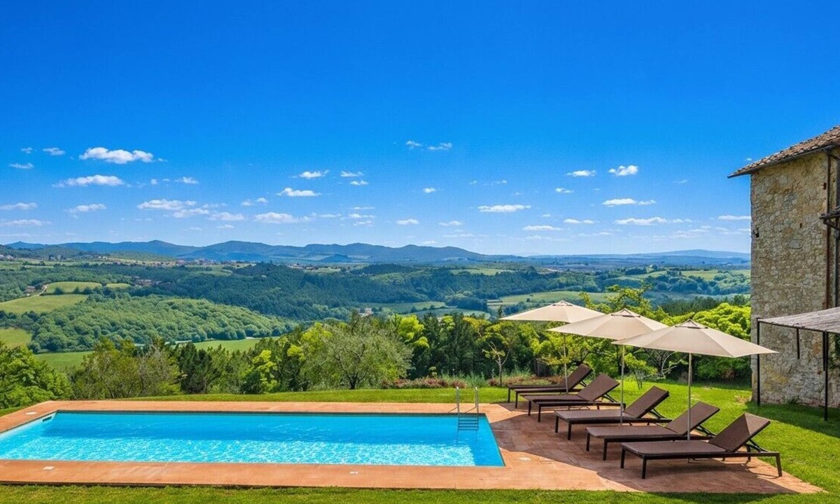 Castelnuovo Berardenga Villa | Villa with private pool on 25 acres in the heart of Chianti, close to Siena