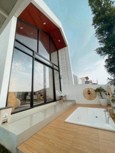 Parongpong Villa | Villa With Private Jacuzzi , Damar Ningrum 3