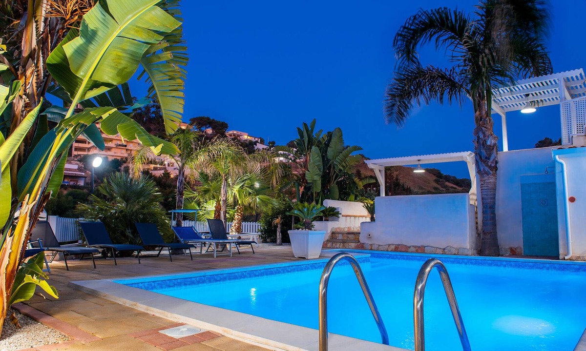 Alcamo Marina Villa | VILLA WITH PRIVATE POOL 3 BEDROOMS 3 BATHROOMS WI FI 8 BEDS CAR RENTAL OA