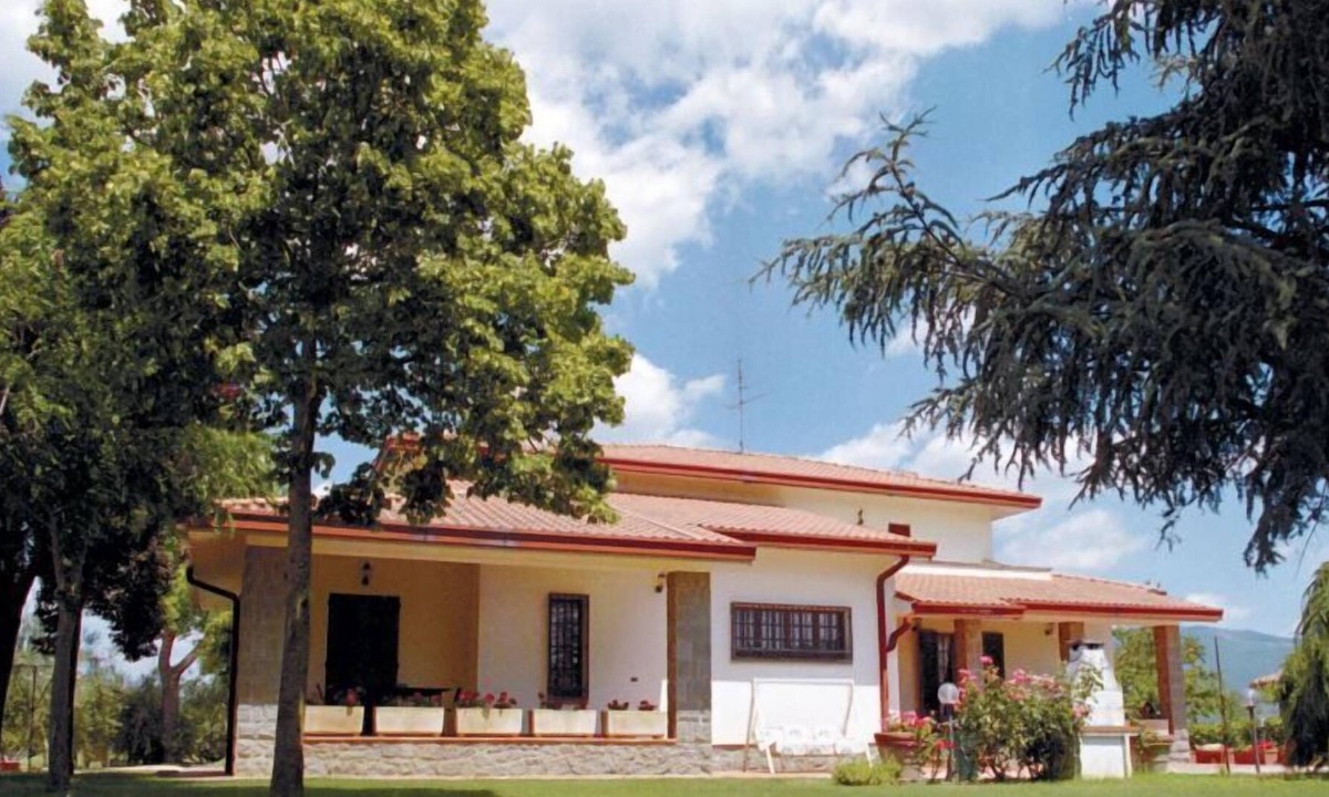 Monsigliolo Villa | Villa with private pool for 12 persons near the Etruscan town of Cortona, ideal starting point for v