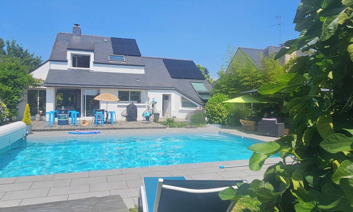 Ploeren Villa | Villa with south-facing swimming pool, a haven of peace on the outskirts of Vannes and the Gulf.