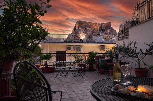 Plaka Apartment | ViLLA127