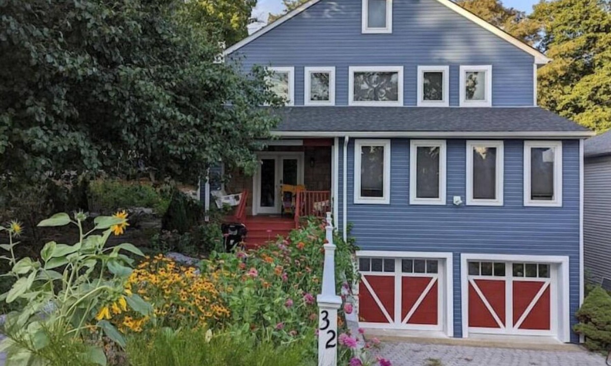 Philipstown House | Village 5 bdrm 5 bath with great location in town
