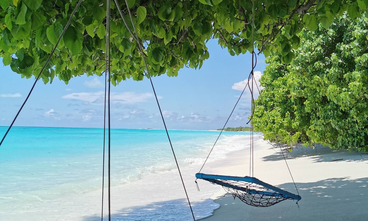 Fulhadhoo Hotel | Village Hideaways & Spas