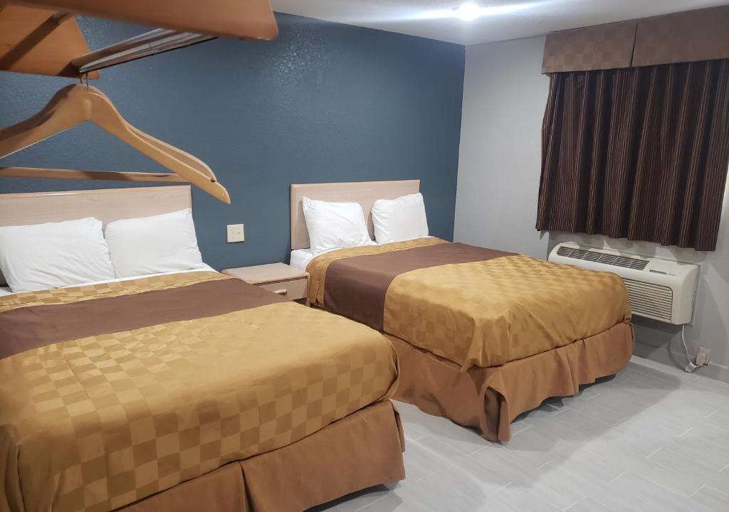 Cotulla Hotel | Village Inn Cotulla