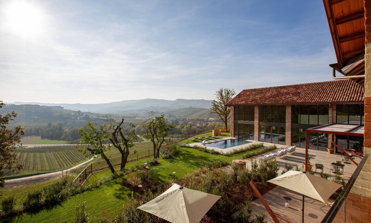 Serralunga d'Alba Hotel | Villaggio Narrante - Cascina Galarej