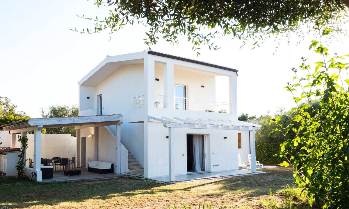 Pittulongu Ski Chalet | Villetta Bianca – holiday home 400m from the beach