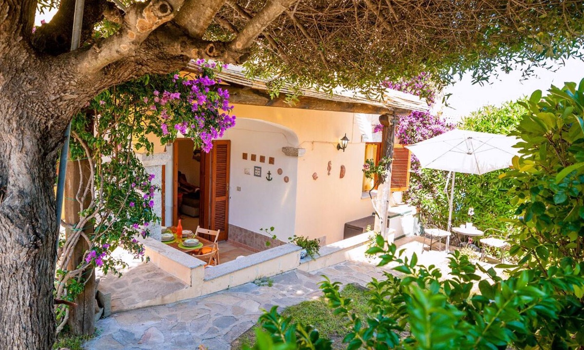 Limpiddu House | Villetta Giardino/Summer House with Garden- Budoni
